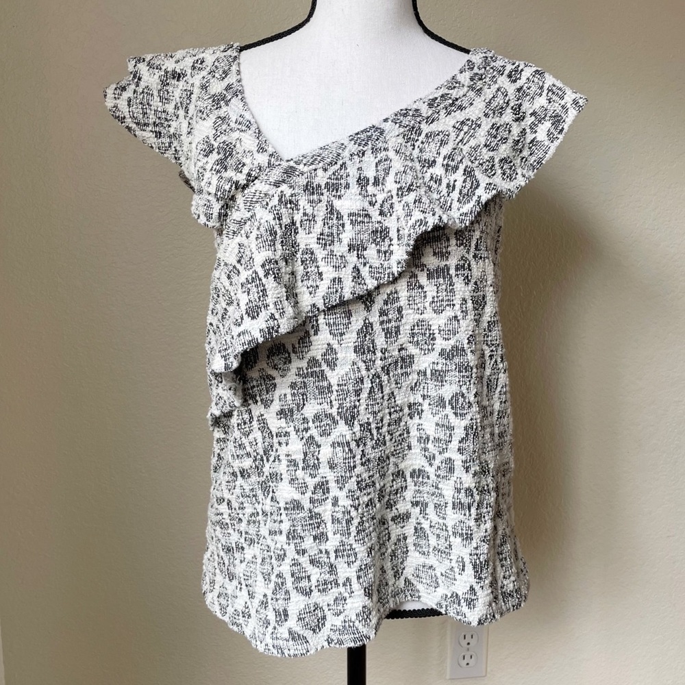 Dolan Savannah Asymetric Ruffle Textured Top L